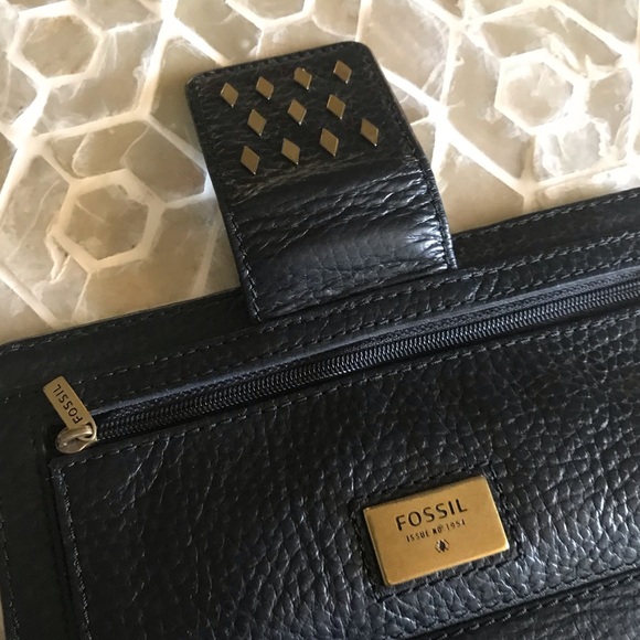 Fossil Bags Fossil Issue No 954 Pebbled Leather Wallet Poshmark
